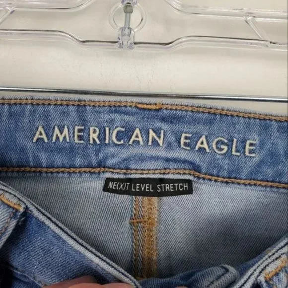 American Eagle Hi Rise Jegging Crop Womens Size 8 Short Light Wash Distressed - Picture 3 of 7